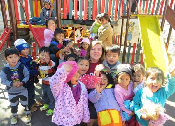 Projetos de voluntariado Earlybird verão Bolívia crianças jovens comunidade